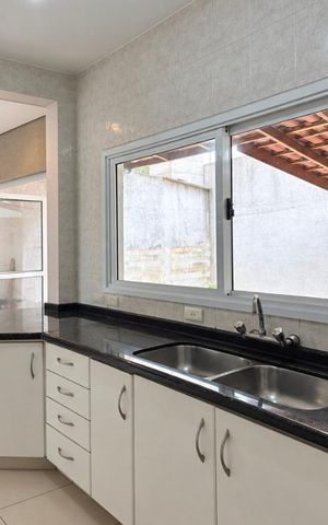 Casa de condomínio para alugar com 80m², 3 quartos e 2 vagas Casa de condomínio para alugar com 80m², 3 quartos e 2 vagasCozinha