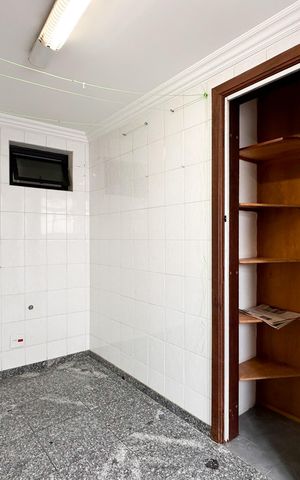 Apartamento à venda com 143m², 3 quartos e 3 vagas Apartamento à venda com 143m², 3 quartos e 3 vagasÁrea de Serviço