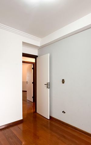 Apartamento à venda com 143m², 3 quartos e 3 vagas Apartamento à venda com 143m², 3 quartos e 3 vagasQuarto 2
