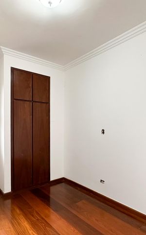 Apartamento à venda com 143m², 3 quartos e 3 vagas Apartamento à venda com 143m², 3 quartos e 3 vagasQuarto 2