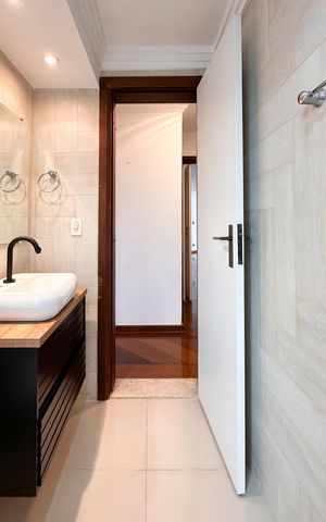 Apartamento à venda com 143m², 3 quartos e 3 vagas Apartamento à venda com 143m², 3 quartos e 3 vagasBanheiro Social
