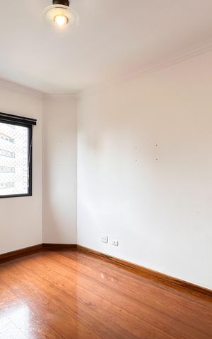 Apartamento à venda com 143m², 3 quartos e 3 vagas Apartamento à venda com 143m², 3 quartos e 3 vagasQuarto 1