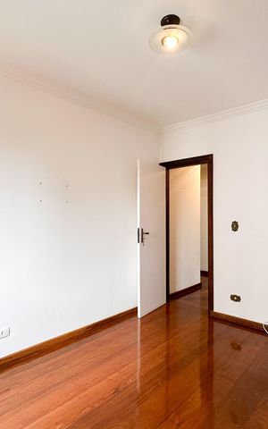 Apartamento à venda com 143m², 3 quartos e 3 vagas Apartamento à venda com 143m², 3 quartos e 3 vagasQuarto 1