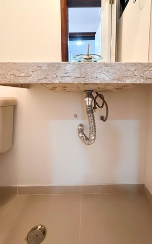 Apartamento à venda com 143m², 3 quartos e 3 vagas Apartamento à venda com 143m², 3 quartos e 3 vagasLavabo
