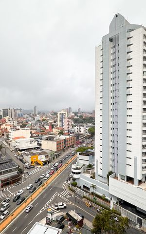 Apartamento à venda com 143m², 3 quartos e 3 vagas Apartamento à venda com 143m², 3 quartos e 3 vagasVista da Sacada