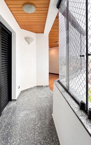Apartamento à venda com 143m², 3 quartos e 3 vagas Apartamento à venda com 143m², 3 quartos e 3 vagasSacada da Suíte