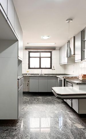 Apartamento à venda com 143m², 3 quartos e 3 vagas Apartamento à venda com 143m², 3 quartos e 3 vagasCozinha