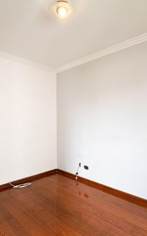 Apartamento à venda com 143m², 3 quartos e 3 vagas Apartamento à venda com 143m², 3 quartos e 3 vagasQuarto 1