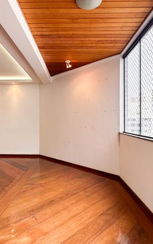 Apartamento à venda com 143m², 3 quartos e 3 vagas Apartamento à venda com 143m², 3 quartos e 3 vagasSacada