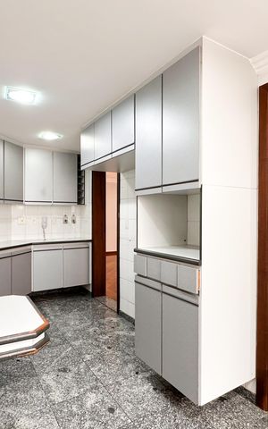 Apartamento à venda com 143m², 3 quartos e 3 vagas Apartamento à venda com 143m², 3 quartos e 3 vagasCozinha
