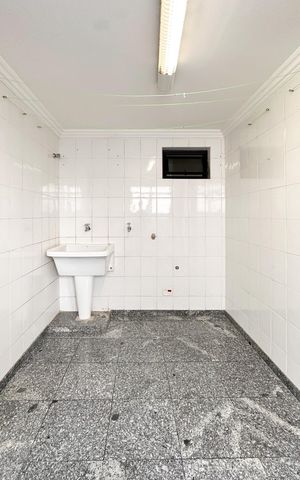 Apartamento à venda com 143m², 3 quartos e 3 vagas Apartamento à venda com 143m², 3 quartos e 3 vagasÁrea de Serviço