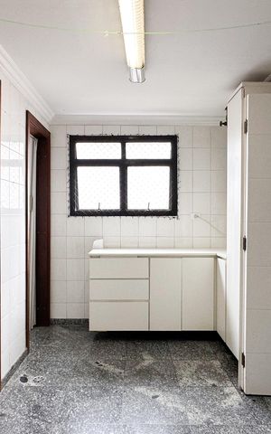 Apartamento à venda com 143m², 3 quartos e 3 vagas Apartamento à venda com 143m², 3 quartos e 3 vagasÁrea de Serviço