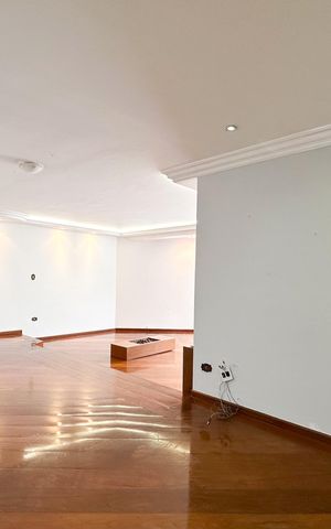 Apartamento à venda com 143m², 3 quartos e 3 vagas Apartamento à venda com 143m², 3 quartos e 3 vagasSala
