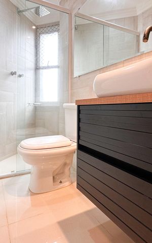 Apartamento à venda com 143m², 3 quartos e 3 vagas Apartamento à venda com 143m², 3 quartos e 3 vagasBanheiro Social