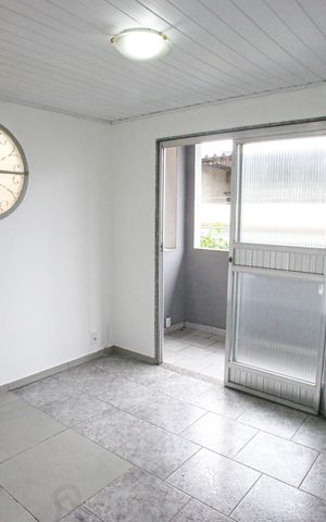 Casa para alugar com 60m², 2 quartos e sem vagaSala
