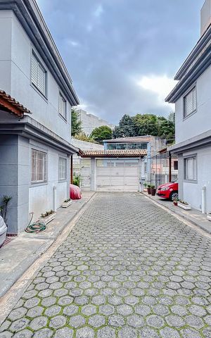 Casa de condomínio à venda com 57m², 2 quartos e 1 vagaÁrea comum