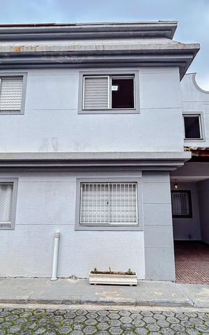 Casa de condomínio à venda com 57m², 2 quartos e 1 vagaFachada