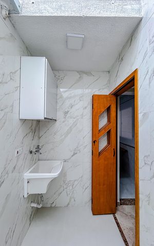 Casa de condomínio à venda com 57m², 2 quartos e 1 vagaÁrea de Serviço