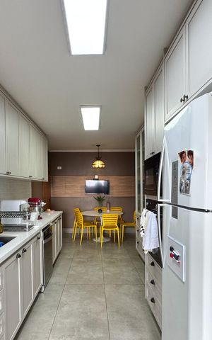 Apartamento à venda com 158m², 3 quartos e 3 vagas Apartamento à venda com 158m², 3 quartos e 3 vagasCozinha