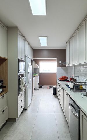 Apartamento à venda com 158m², 3 quartos e 3 vagas Apartamento à venda com 158m², 3 quartos e 3 vagasCozinha