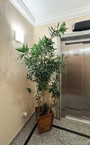 Apartamento à venda com 158m², 3 quartos e 3 vagas Apartamento à venda com 158m², 3 quartos e 3 vagasHall