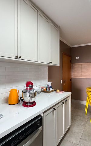 Apartamento à venda com 158m², 3 quartos e 3 vagas Apartamento à venda com 158m², 3 quartos e 3 vagasCozinha