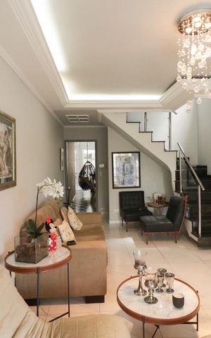 Casa para alugar com 150m², 3 quartos e 2 vagas Casa para alugar com 150m², 3 quartos e 2 vagasSala