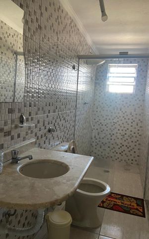 Casa à venda com 250m², 2 quartos e 2 vagasBanheiro 1