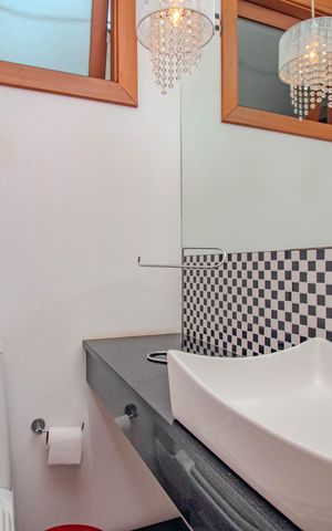 Apartamento à venda com 190m², 3 quartos e 2 vagas Apartamento à venda com 190m², 3 quartos e 2 vagasLavabo