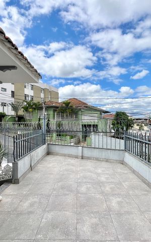 Casa para alugar com 220m², 4 quartos e 2 vagas