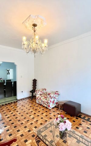 Casa para alugar com 220m², 4 quartos e 2 vagas