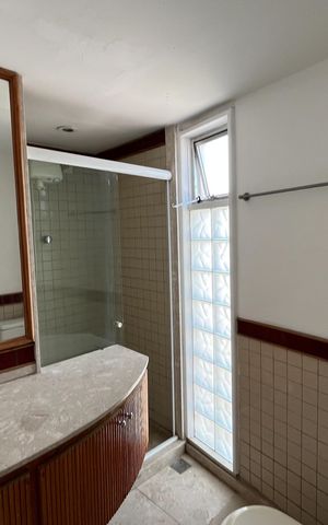 Casa à venda com 556m², 4 quartos e 1 vaga Casa à venda com 556m², 4 quartos e 1 vagaBanheiro 5