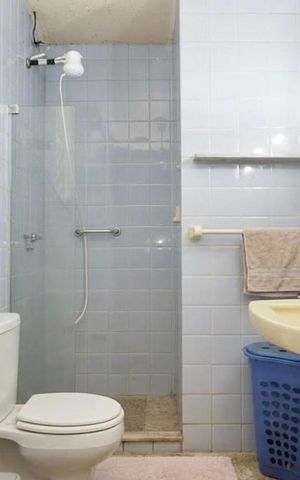 Casa à venda com 386m², 5 quartos e 4 vagas Casa à venda com 386m², 5 quartos e 4 vagasBanheiro Social 1