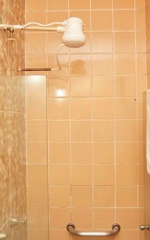 Casa à venda com 386m², 5 quartos e 4 vagas Casa à venda com 386m², 5 quartos e 4 vagasBanheiro Social 2