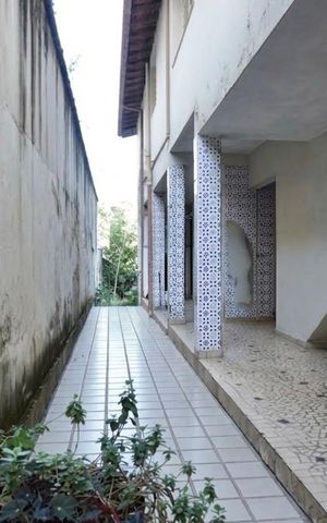 Casa à venda com 386m², 5 quartos e 4 vagas Casa à venda com 386m², 5 quartos e 4 vagasÁrea de Serviço