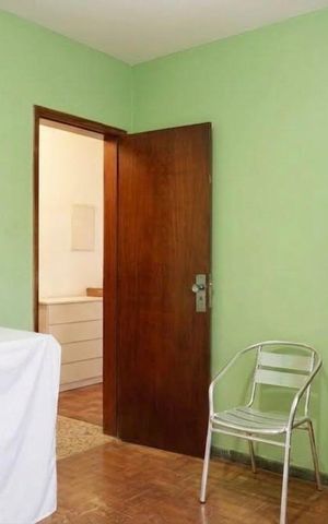 Casa à venda com 386m², 5 quartos e 4 vagas Casa à venda com 386m², 5 quartos e 4 vagasQuarto 3