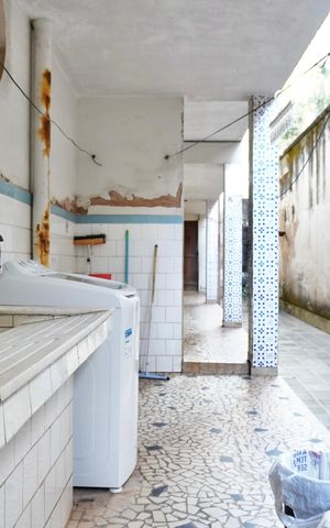 Casa à venda com 386m², 5 quartos e 4 vagas Casa à venda com 386m², 5 quartos e 4 vagasÁrea de Serviço