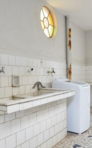 Casa à venda com 386m², 5 quartos e 4 vagas Casa à venda com 386m², 5 quartos e 4 vagasÁrea de Serviço