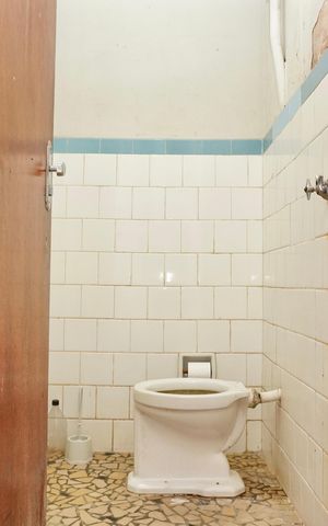 Casa à venda com 386m², 5 quartos e 4 vagas Casa à venda com 386m², 5 quartos e 4 vagasDCE