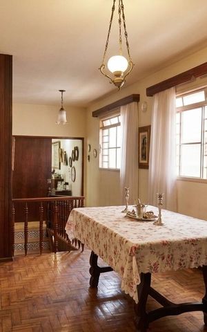 Casa à venda com 386m², 5 quartos e 4 vagas Casa à venda com 386m², 5 quartos e 4 vagasCopa