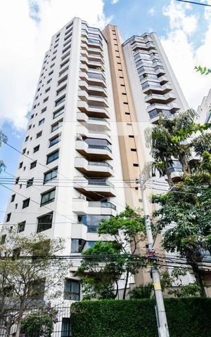 Apartamento à venda com 246m², 3 quartos e 2 vagasFachada
