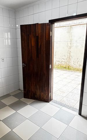 Casa à venda com 178m², 3 quartos e 2 vagas Casa à venda com 178m², 3 quartos e 2 vagasÁrea de Serviço