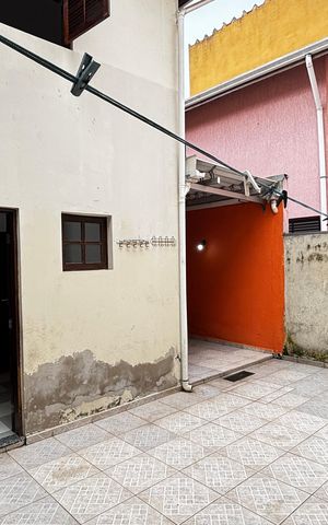 Casa à venda com 178m², 3 quartos e 2 vagas Casa à venda com 178m², 3 quartos e 2 vagasQuintal