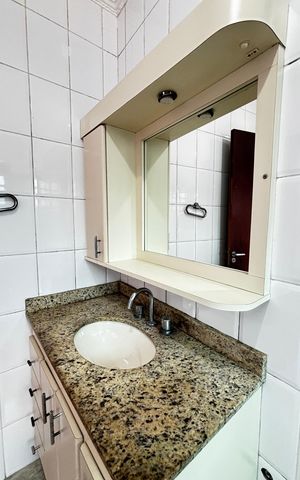 Casa à venda com 178m², 3 quartos e 2 vagas Casa à venda com 178m², 3 quartos e 2 vagasBanheiro da Suíte