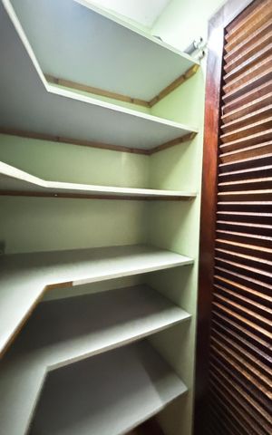 Casa à venda com 178m², 3 quartos e 2 vagas Casa à venda com 178m², 3 quartos e 2 vagasDespensa