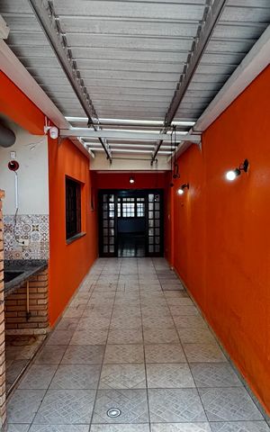 Casa à venda com 178m², 3 quartos e 2 vagas Casa à venda com 178m², 3 quartos e 2 vagasQuintal