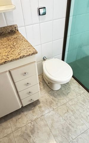 Casa à venda com 178m², 3 quartos e 2 vagas Casa à venda com 178m², 3 quartos e 2 vagasBanheiro
