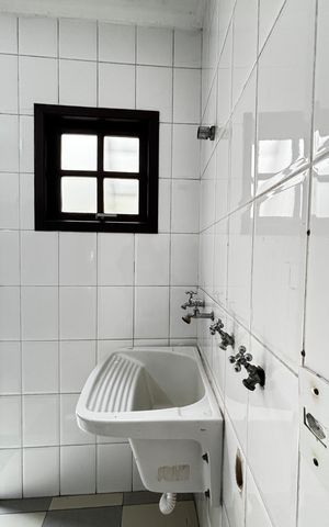 Casa à venda com 178m², 3 quartos e 2 vagas Casa à venda com 178m², 3 quartos e 2 vagasÁrea de Serviço