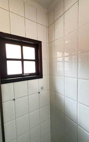 Casa à venda com 178m², 3 quartos e 2 vagas Casa à venda com 178m², 3 quartos e 2 vagasBanheiro
