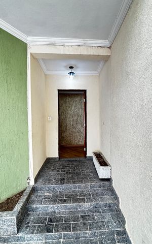 Casa à venda com 178m², 3 quartos e 2 vagas Casa à venda com 178m², 3 quartos e 2 vagasGaragem